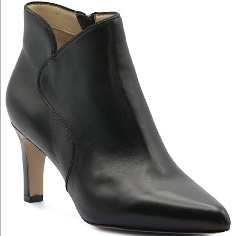 New Adrienne Vittadini Booties US 6